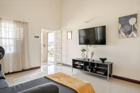 Bellarose At Colbeck ,Gated With Pool, Stylishly Modern Villa Old Harbour Eksteriør bilde