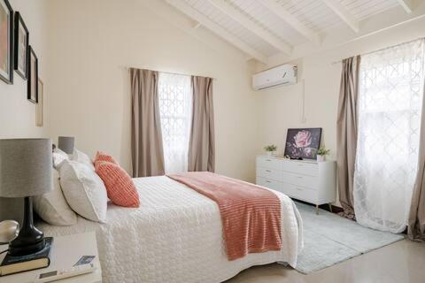 Bellarose At Colbeck ,Gated With Pool, Stylishly Modern Villa Old Harbour Eksteriør bilde