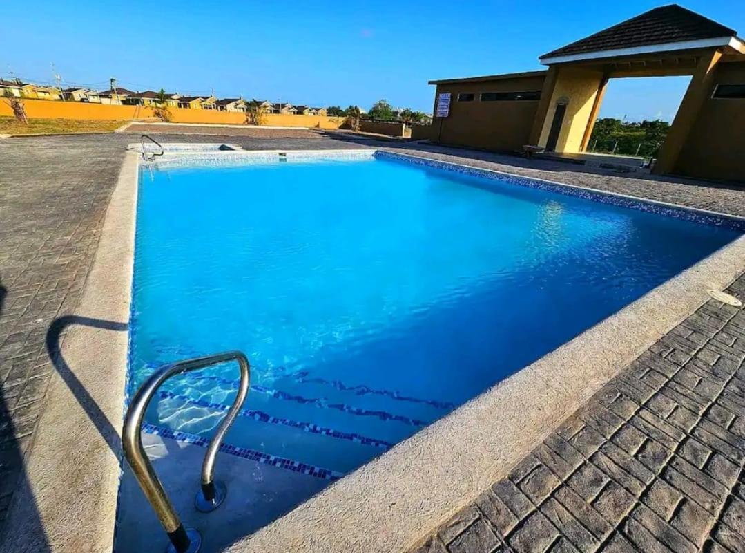 Bellarose At Colbeck ,Gated With Pool, Stylishly Modern Villa Old Harbour Eksteriør bilde